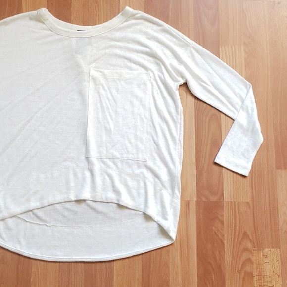 Bobi white knit blouse with huge front pocket - Picture 2 of 2